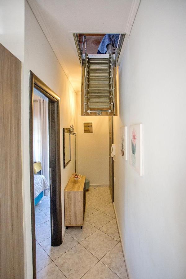 Holiday House Ioanna 2 - Loft Néa Péramos 外观 照片